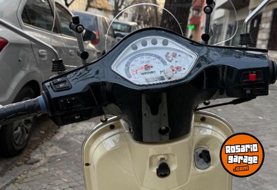 Motos - Motomel Strato euro 2025 Nafta 1600Km - En Venta