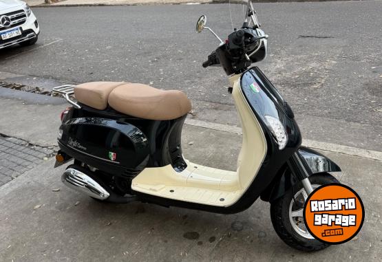 Motos - Motomel Strato euro 2025 Nafta 1600Km - En Venta