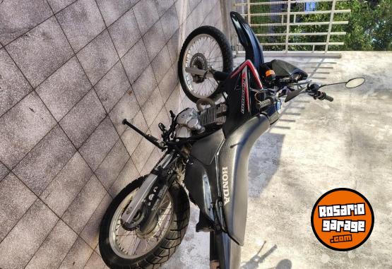 Motos - Honda Tornado 250 2015 Nafta 16500Km - En Venta