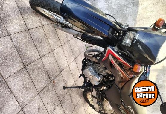 Motos - Honda Tornado 250 2015 Nafta 16500Km - En Venta