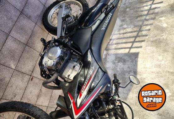Motos - Honda Tornado 250 2015 Nafta 16500Km - En Venta