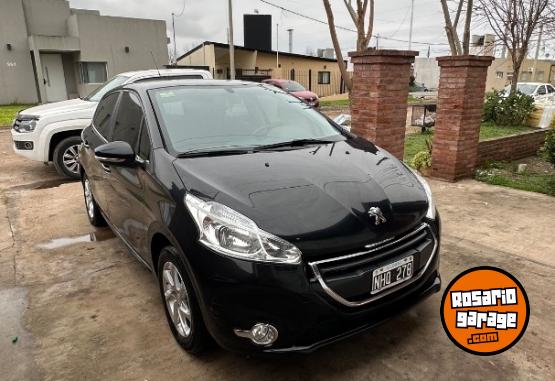 Autos - Peugeot 208 2013 Nafta 105000Km - En Venta