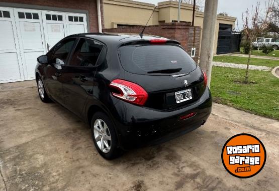 Autos - Peugeot 208 2013 Nafta 105000Km - En Venta