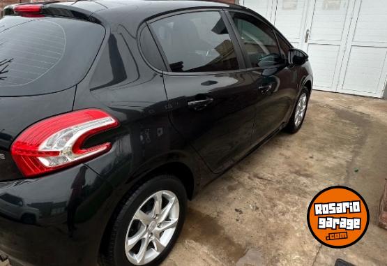 Autos - Peugeot 208 2013 Nafta 105000Km - En Venta