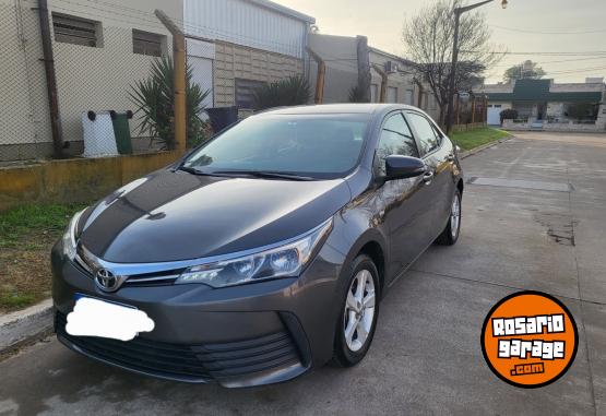 Autos - Toyota XLI 2017 Nafta 130000Km - En Venta