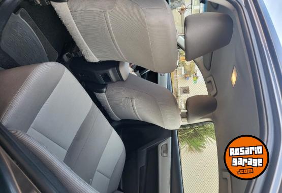Autos - Toyota XLI 2017 Nafta 130000Km - En Venta