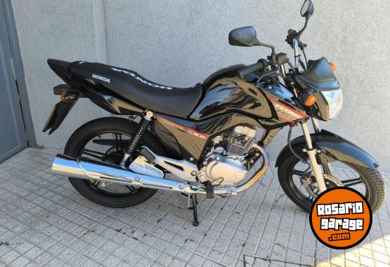 Motos - Honda TITAN 2021 Nafta 3400Km - En Venta