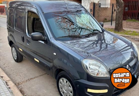 Utilitarios - Renault Kangoo 2016 Diesel 200000Km - En Venta