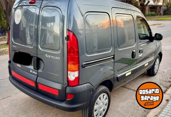 Utilitarios - Renault Kangoo 2016 Diesel 200000Km - En Venta