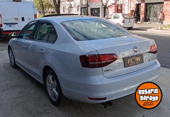 Autos - Volkswagen Vento Comfortline 2017 Nafta 121000Km - En Venta