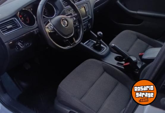 Autos - Volkswagen Vento Comfortline 2017 Nafta 121000Km - En Venta