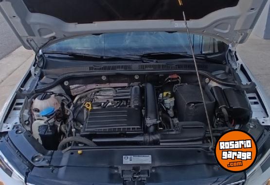 Autos - Volkswagen Vento Comfortline 2017 Nafta 121000Km - En Venta