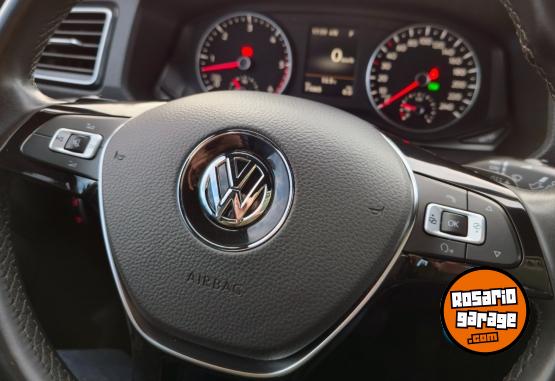 Camionetas - Volkswagen AMAROK V6 HIGHLINE 2023 Diesel 71000Km - En Venta