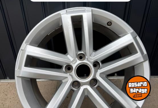 Accesorios para Autos - Llanta y neumatico 19” Amarok ultimate - En Venta