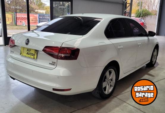 Autos - Volkswagen VENTO 2017 Nafta 297000Km - En Venta