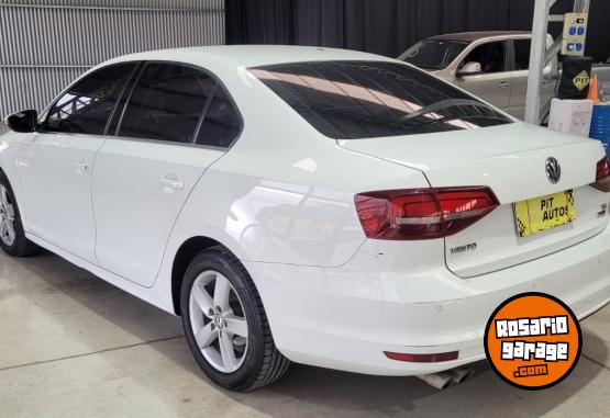 Autos - Volkswagen VENTO 2017 Nafta 297000Km - En Venta