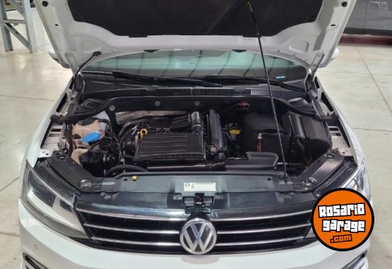 Autos - Volkswagen VENTO 2017 Nafta 297000Km - En Venta