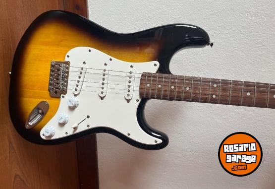 Instrumentos Musicales - Squier Bullet Stratocaster +Amplificador Laney LX10 - En Venta
