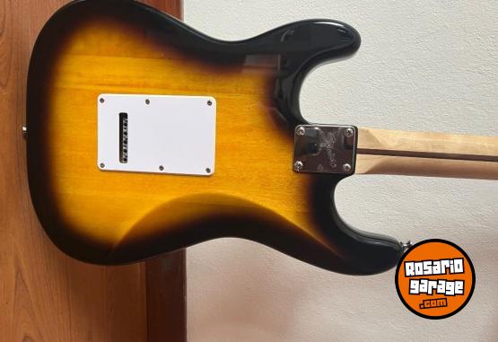 Instrumentos Musicales - Squier Bullet Stratocaster +Amplificador Laney LX10 - En Venta