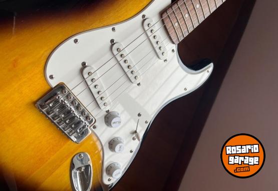 Instrumentos Musicales - Squier Bullet Stratocaster +Amplificador Laney LX10 - En Venta