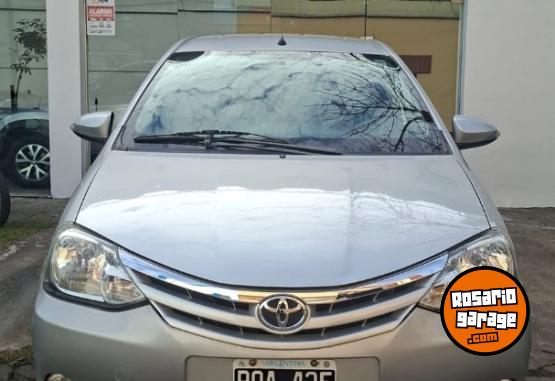 Autos - Toyota Etios 2016 Nafta 105000Km - En Venta