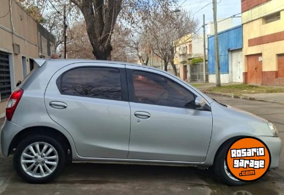 Autos - Toyota Etios 2016 Nafta 105000Km - En Venta