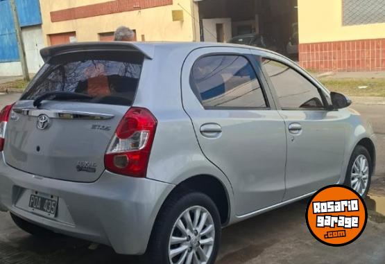Autos - Toyota Etios 2016 Nafta 105000Km - En Venta