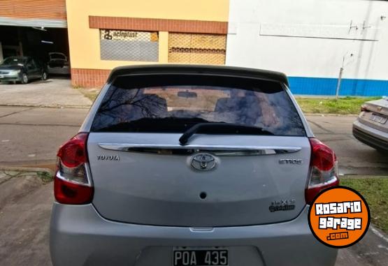 Autos - Toyota Etios 2016 Nafta 105000Km - En Venta