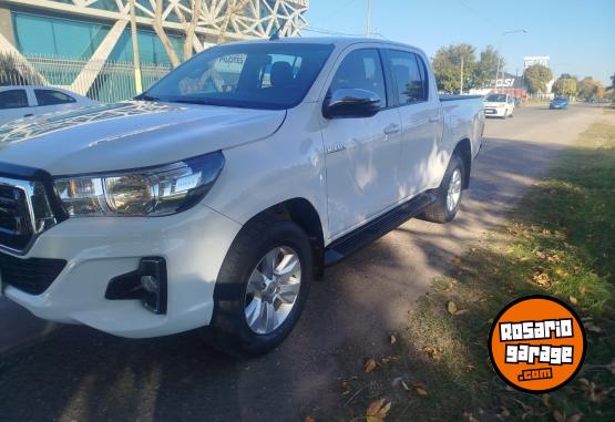 Camionetas - Toyota Hilux SRV 4x2 2019 Diesel 72000Km - En Venta
