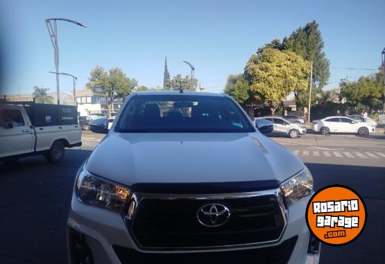 Camionetas - Toyota Hilux SRV 4x2 2019 Diesel 72000Km - En Venta