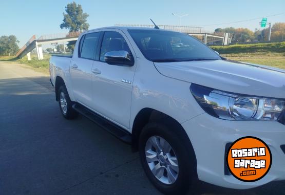 Camionetas - Toyota Hilux SRV 4x2 2019 Diesel 72000Km - En Venta