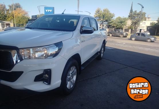 Camionetas - Toyota Hilux SRV 4x2 2019 Diesel 72000Km - En Venta