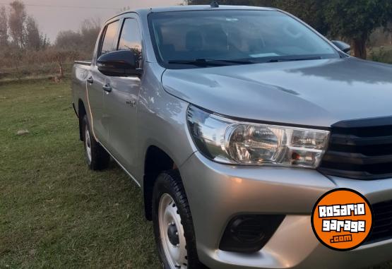 Camionetas - Toyota Hilux DX 4x2 2021 Diesel 175000Km - En Venta