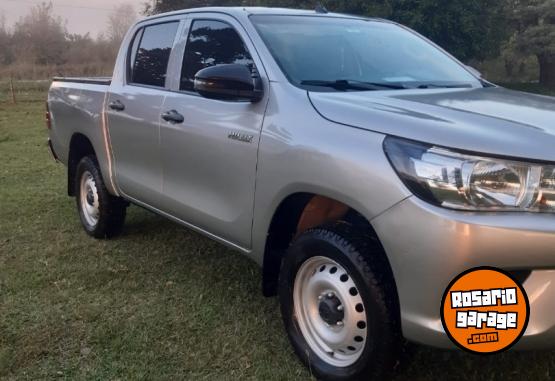 Camionetas - Toyota Hilux DX 4x2 2021 Diesel 175000Km - En Venta