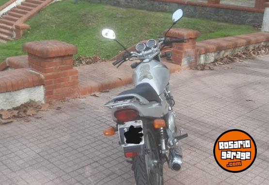 Motos - Suzuki EN 125 2A 2010 Nafta 49000Km - En Venta