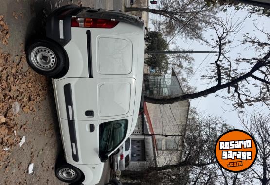Utilitarios - Renault Kangoo 2017 Nafta 300000Km - En Venta