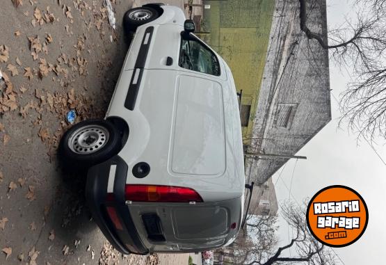 Utilitarios - Renault Kangoo 2017 Nafta 300000Km - En Venta