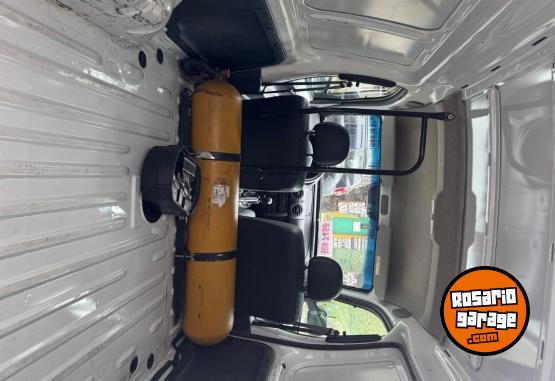 Utilitarios - Renault Kangoo 2017 Nafta 300000Km - En Venta