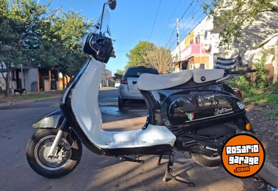 Motos - Motomel Strato Euro 2024 Nafta 7000Km - En Venta