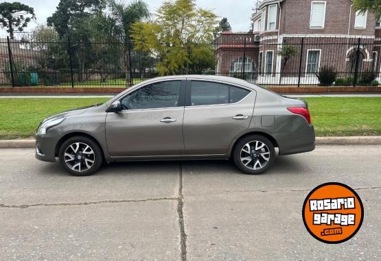 Autos - Nissan Versa 2018 Nafta 130000Km - En Venta