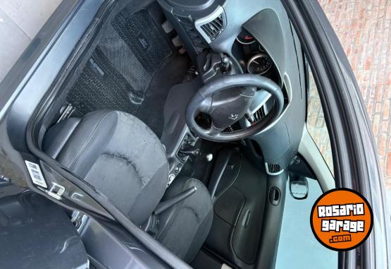 Autos - Peugeot 207 2011 Diesel 145000Km - En Venta