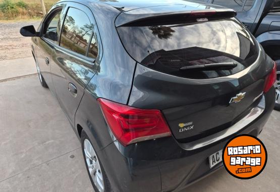 Autos - Chevrolet Onix LT 2018 GNC 130000Km - En Venta