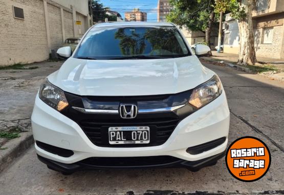 Autos - Honda Honda hrv impecable permu 2015 Nafta 128000Km - En Venta