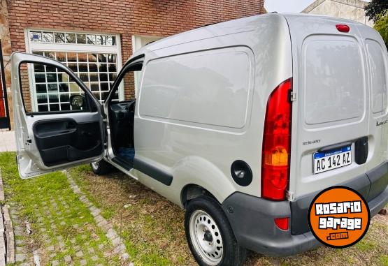Utilitarios - Renault Kangoo 2017 GNC 100000Km - En Venta