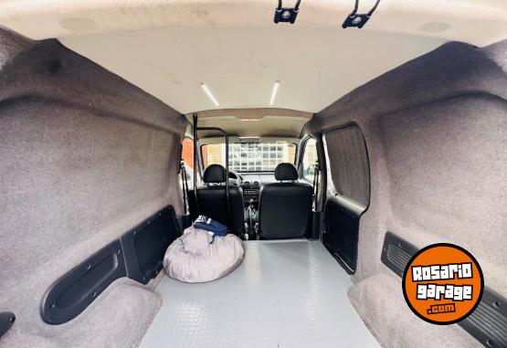 Utilitarios - Renault Kangoo 2017 GNC 100000Km - En Venta