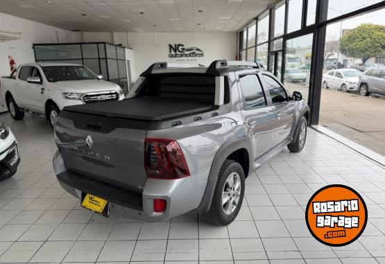 Camionetas - Renault Duster Oroch Outsider 2.0 2021 Nafta 120000Km - En Venta