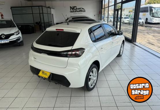 Autos - Peugeot 208 2023 Nafta 39000Km - En Venta