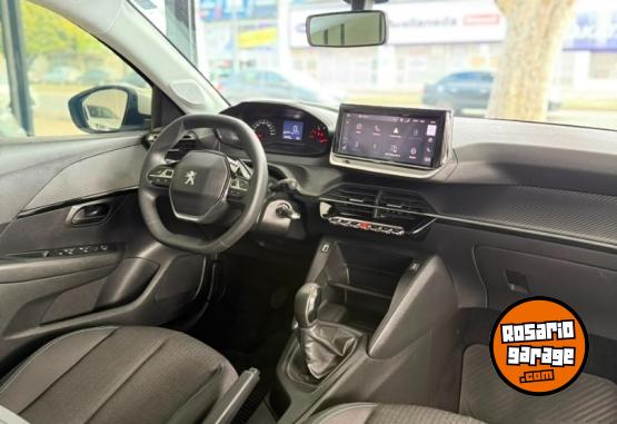 Autos - Peugeot 208 2023 Nafta 39000Km - En Venta