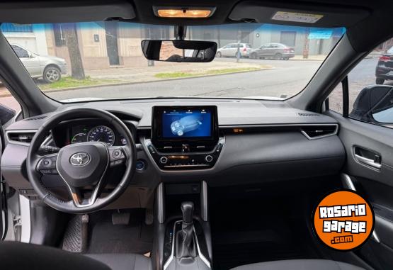 Camionetas - Toyota Corolla cross xei 2022 Electrico / Hibrido 57000Km - En Venta