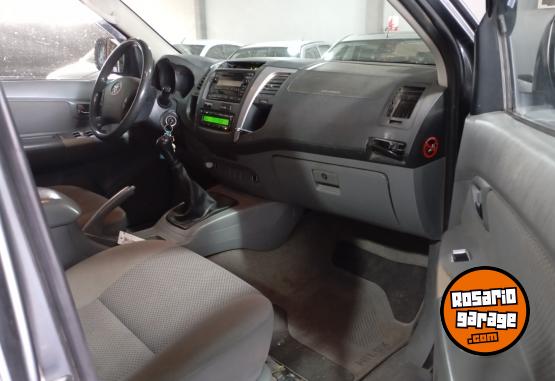 Camionetas - Toyota Hilux SRV 3.0 4x2 2011 Diesel 300000Km - En Venta